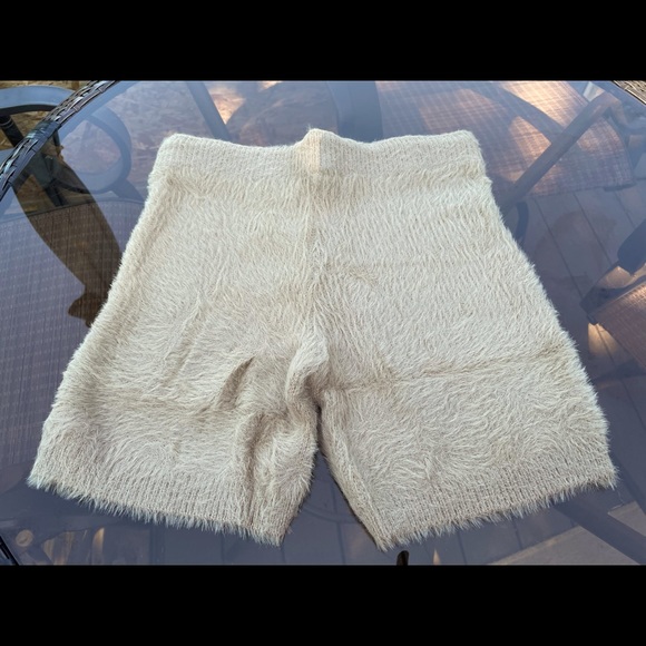 🤎NWT EXTREMELY SOFT and Comfy shorts - Picture 10 of 15
